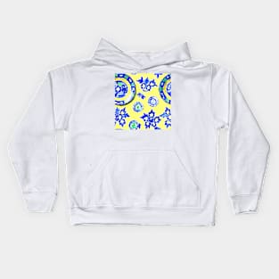 Blue and white plates on yellow Majolica style Kids Hoodie